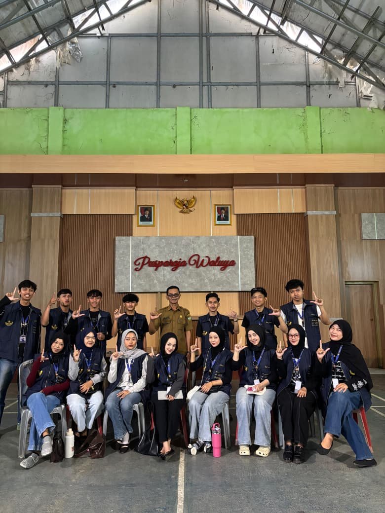 Foto Bersama Tim KKN